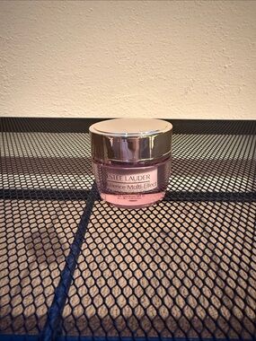 .5oz Estee Lauder Resilience Multi Effect SPF Face and Neck Crème